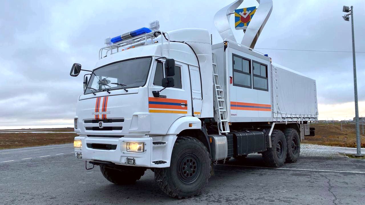 В «Ямалспас» прибыло три автомобиля марки КАМАЗ